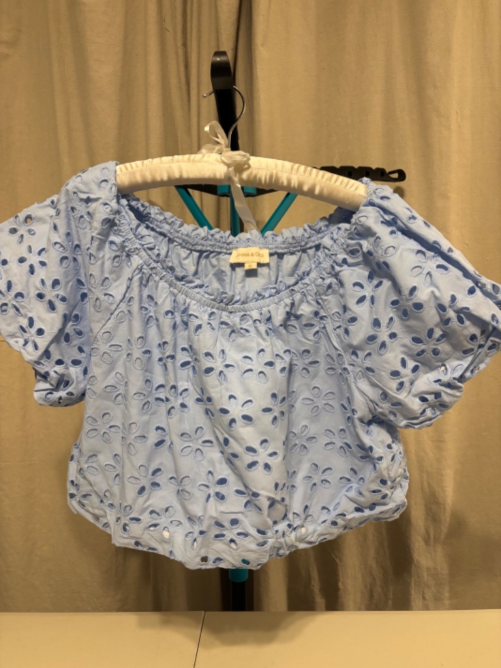 Women's Jennifer & Grace 100% cotton eyelet cropped bubble top; periwinkle, XL